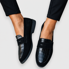 Engracia™ | Mocassino nero testurizzato con nappine