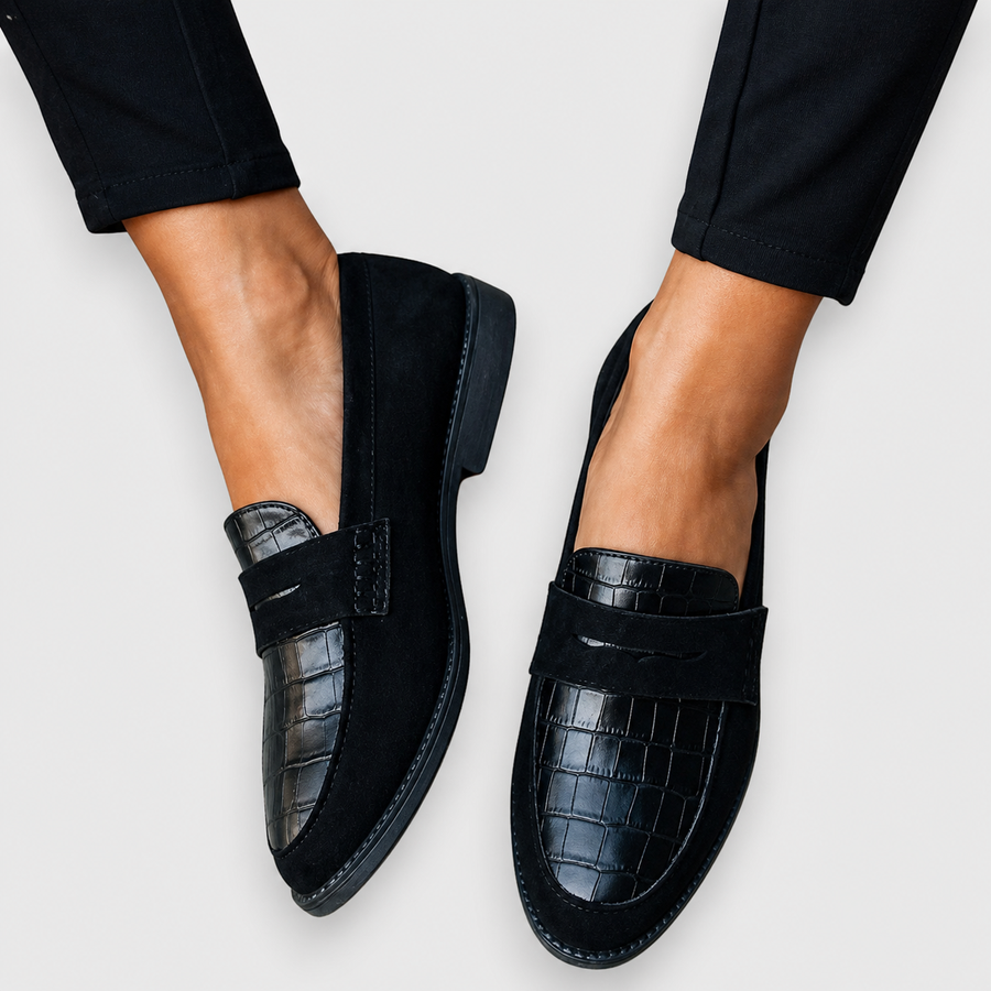 Engracia™ | Mocassino nero testurizzato con nappine