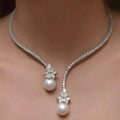 Elegante e brillante collana di perle in argento