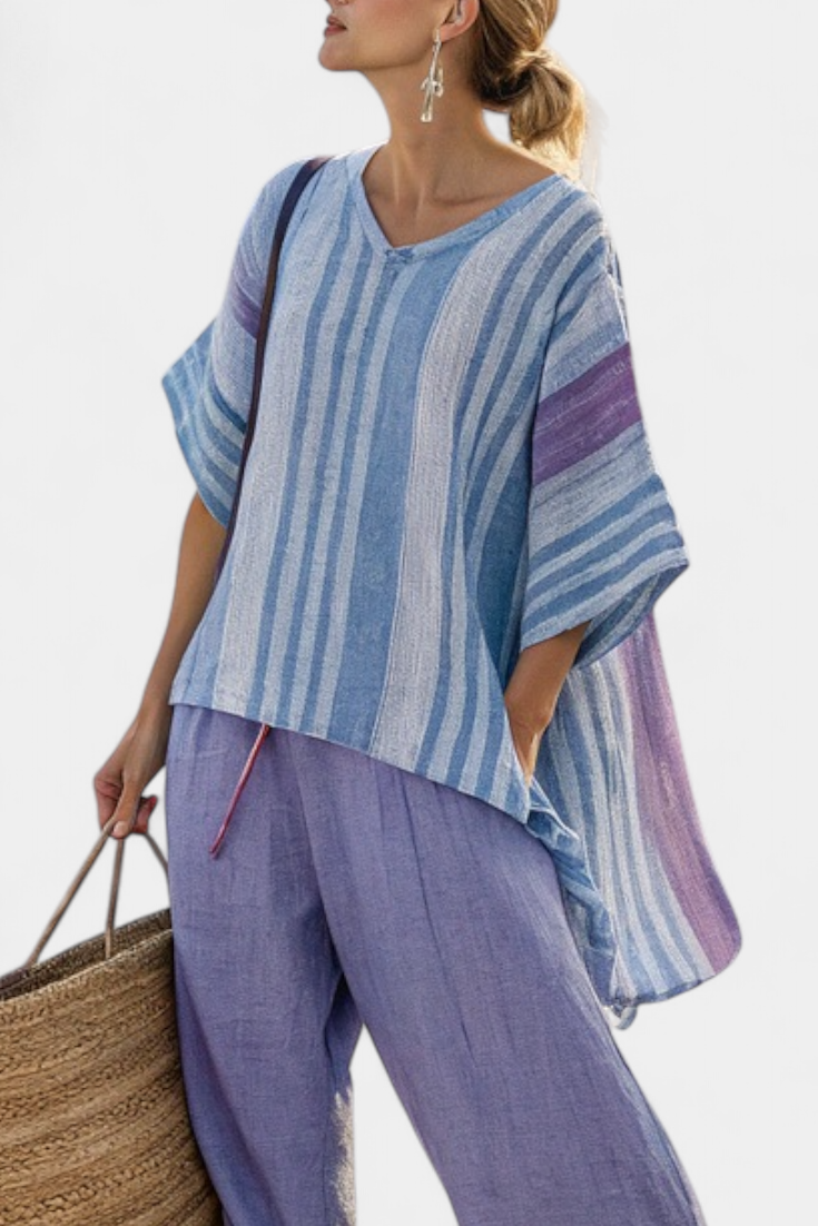 Carlotta – Top elegante color lavanda e azzurro cielo con pantaloni in lino