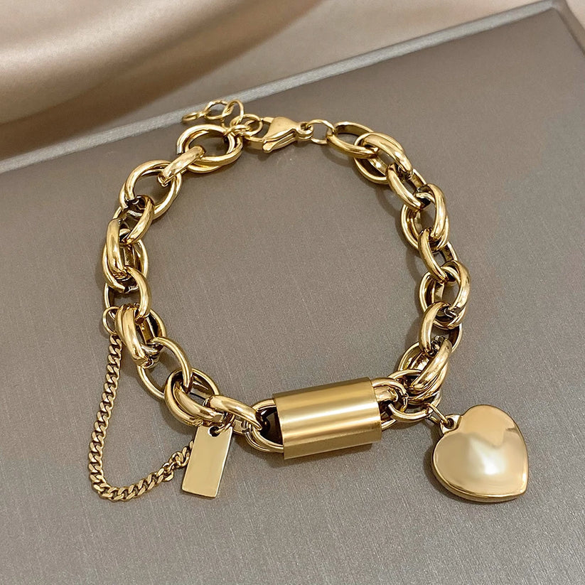 Pulsera gruesa con corazones | Dorado