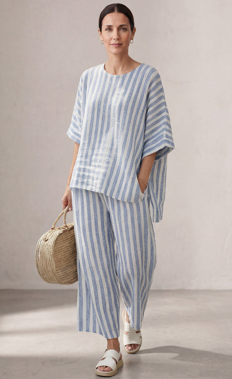 Federica — Top sofisticato in lino a righe blu e pantaloni comodi