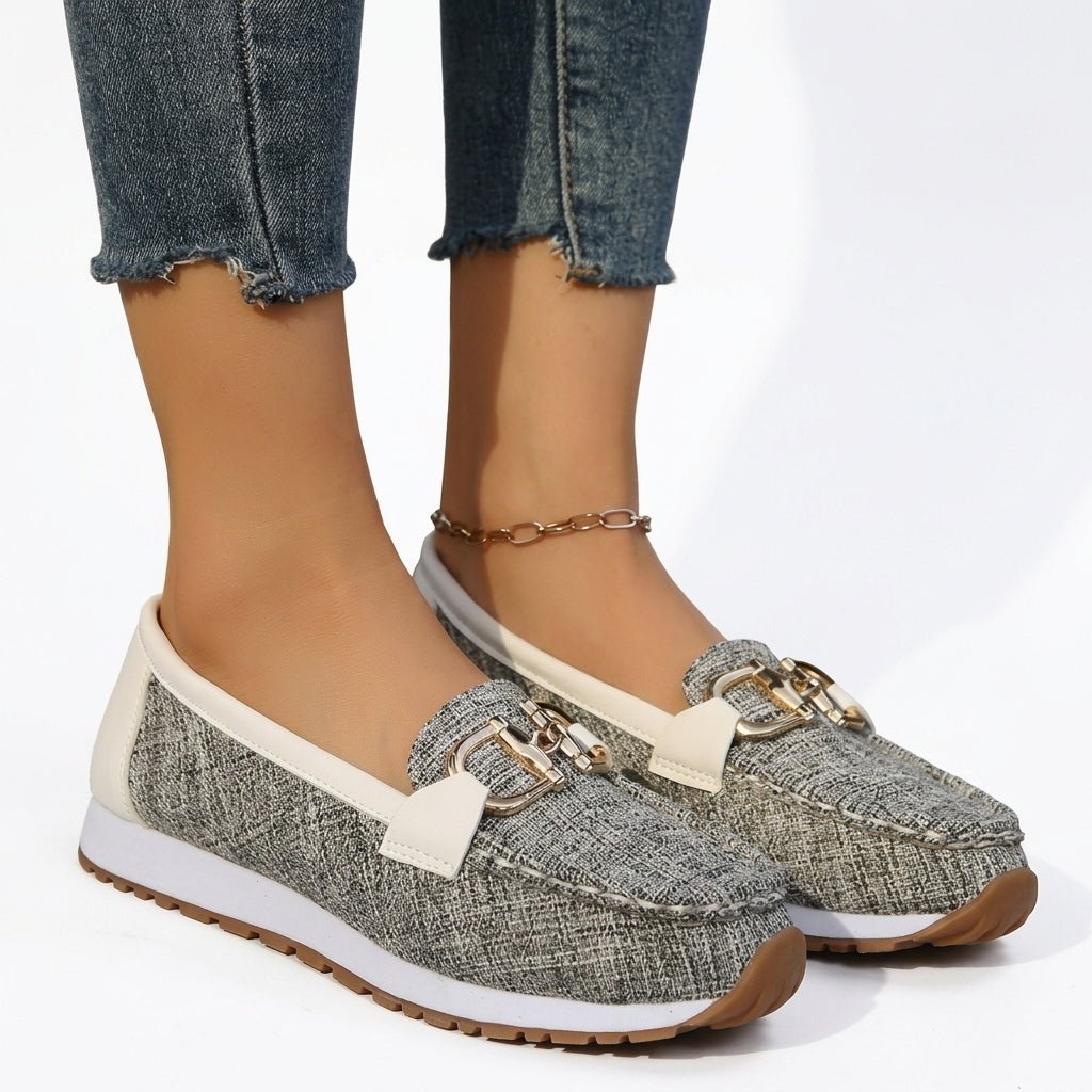Chiara Denim | El Mocasín bicolor que conquista a cada paso - LUVOR