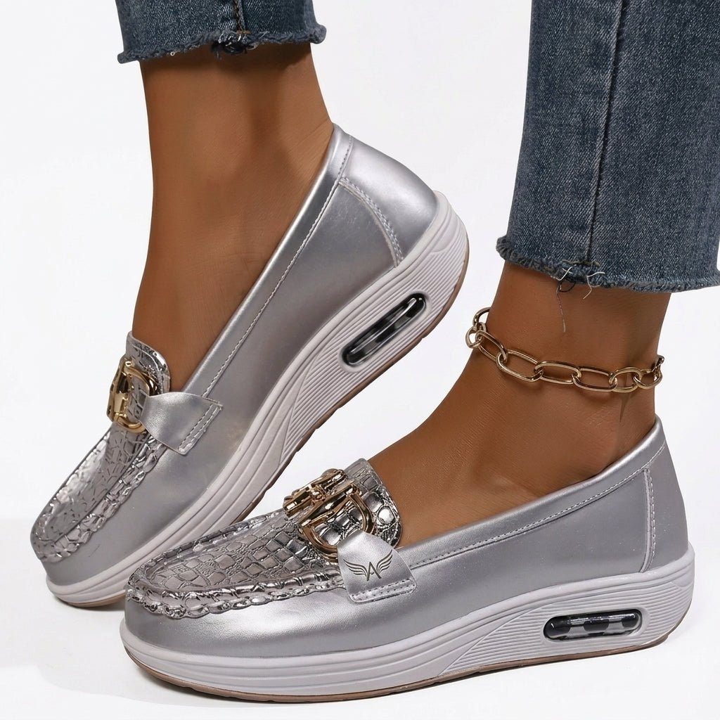 Chiara Soleil | El mocasín ligero que estiliza cada paso este verano - LUVOR