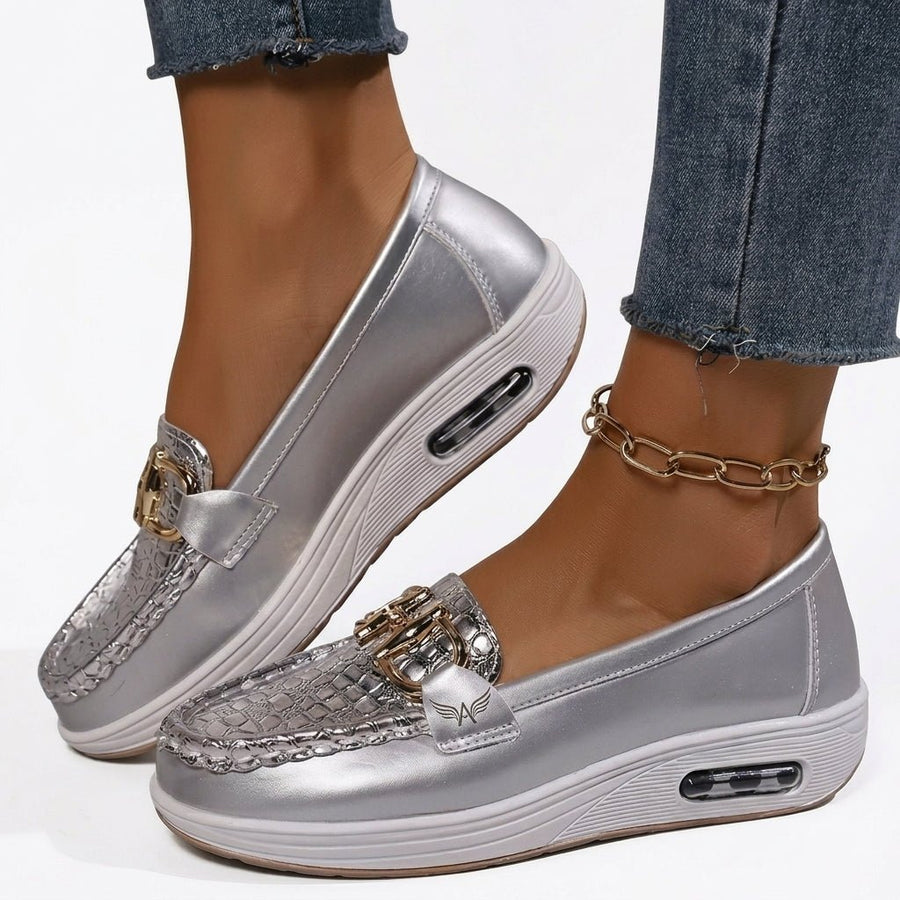 Chiara Soleil | El mocasín ligero que estiliza cada paso este verano - LUVOR