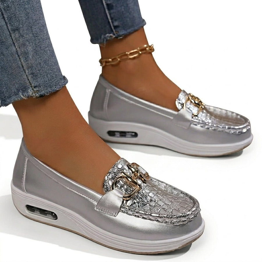 Chiara Soleil | El mocasín ligero que estiliza cada paso este verano - LUVOR