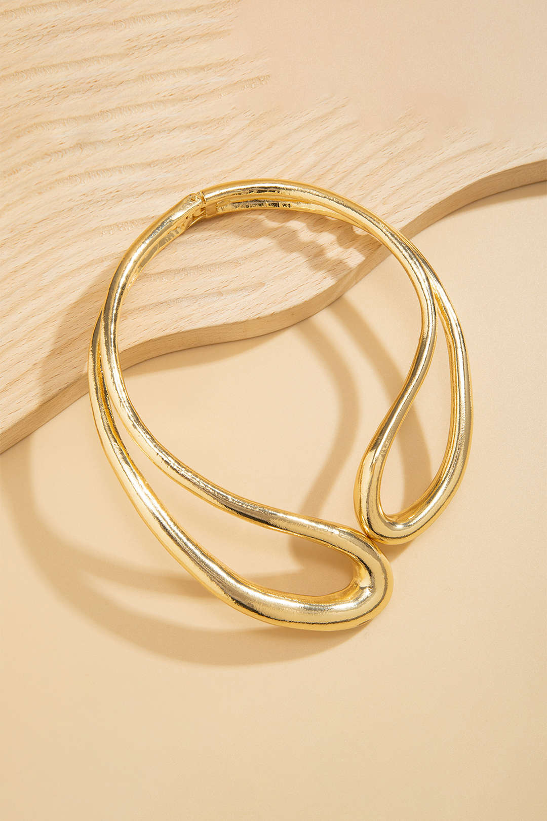Collana asimmetrica corta