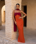 Zahara | Abito arancione con scollo rosso